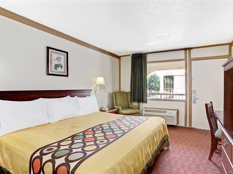 Super 8 By Wyndham Williamsburg/Historic Area Hotel Exterior foto