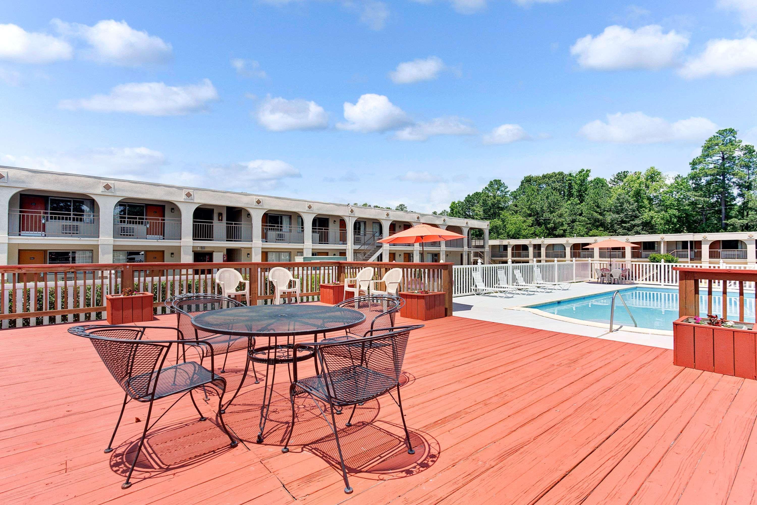 Super 8 By Wyndham Williamsburg/Historic Area Hotel Exterior foto