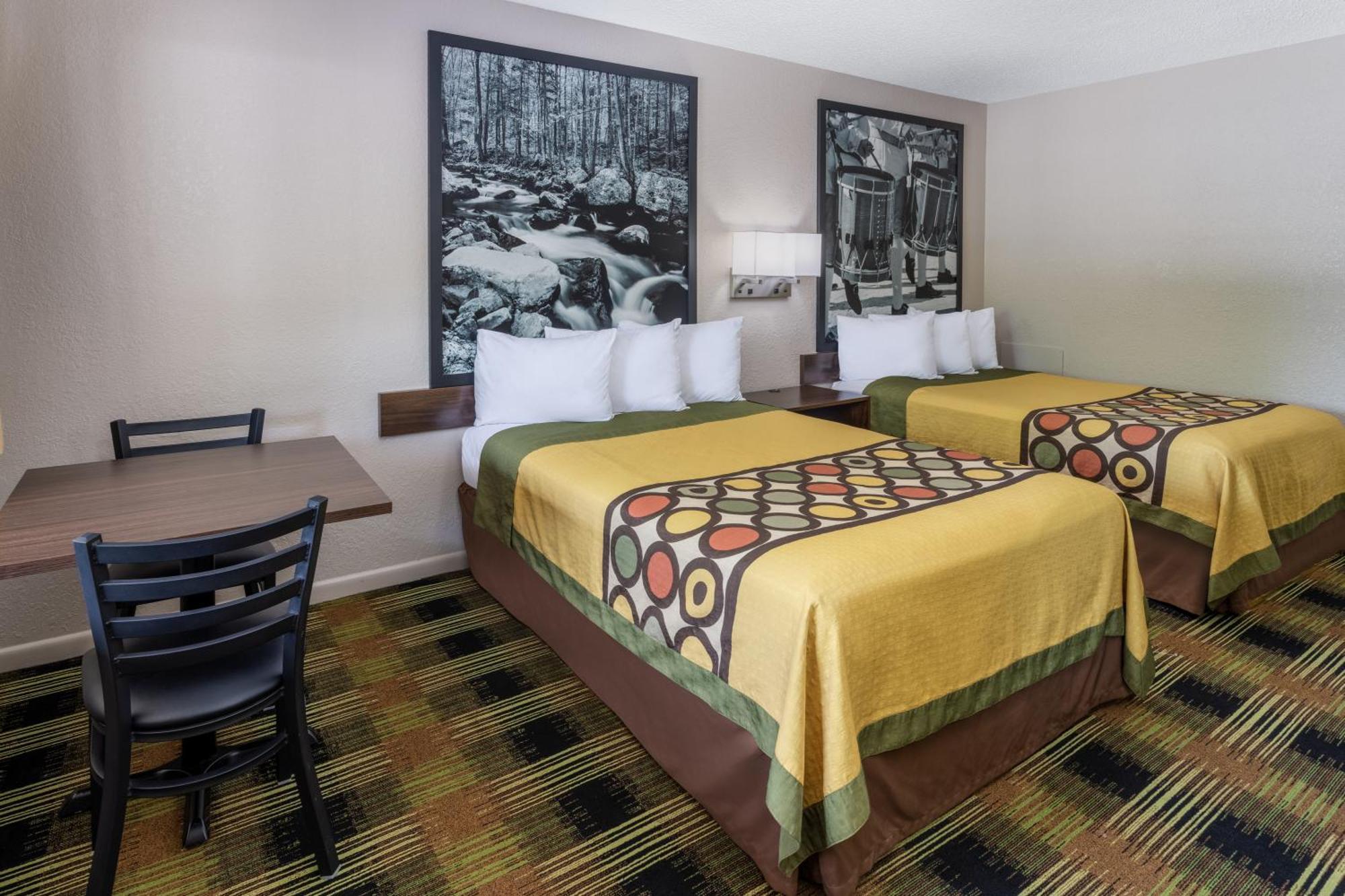 Super 8 By Wyndham Williamsburg/Historic Area Hotel Exterior foto